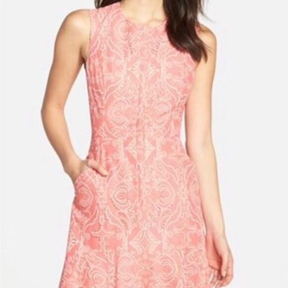 BCBGMaxAzria Chrystal Zip-Front Flounce-Hem Lace Dress Size: 8 - Picture 8 of 15